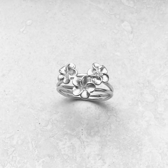 Sterling Silver Satin Plumeria Ring with One CZ, Hawaii Flowers, Floral Jewelry - Picture 5 of 8